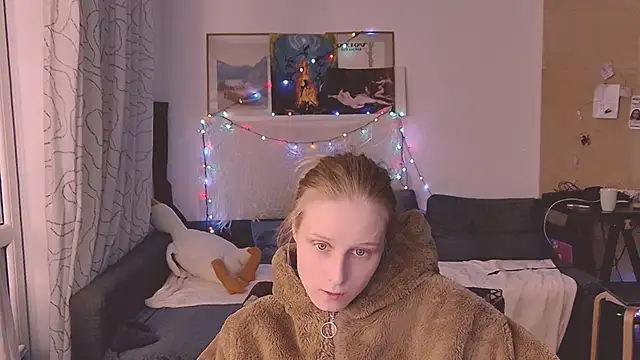 Snapshot of KatiKate chatting on 02/25/25, 08:19 KatiKate online show from 02/25/25, 08:19