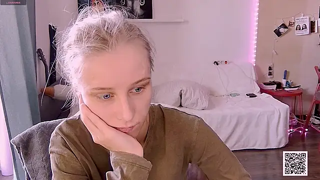 Snapshot of KatiKate chatting on 09/09/25, 11:10 KatiKate online show from 09/09/25, 11:10