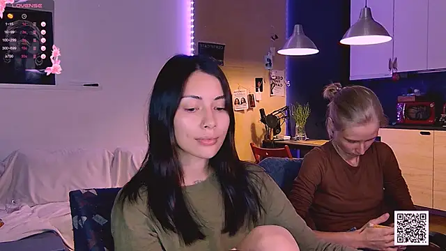 Snapshot of KatiKate chatting on 09/10/25, 10:43 KatiKate online show from 09/10/25, 10:43