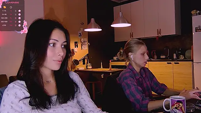 Snapshot of KatiKate chatting on 10/06/25, 04:15 KatiKate online show from 10/06/25, 04:15