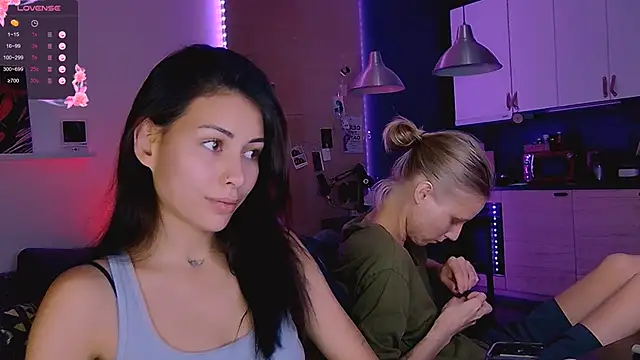 Snapshot of KatiKate chatting on 10/13/25, 05:13 KatiKate online show from 10/13/25, 05:13