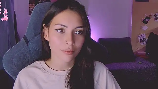 Snapshot of KatiKate chatting on 10/16/25, 05:58 KatiKate online show from 10/16/25, 05:58