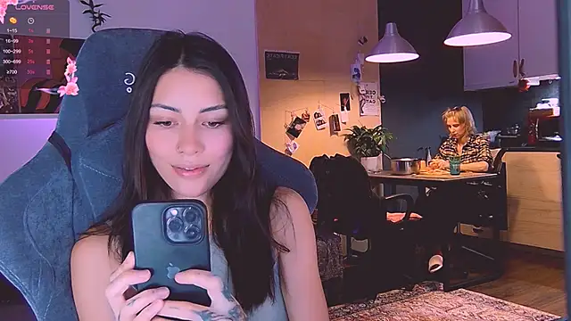 Snapshot of KatiKate chatting on 10/18/25, 05:25 KatiKate online show from 10/18/25, 05:25