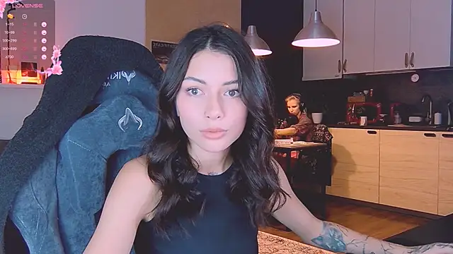 Snapshot of KatiKate chatting on 10/29/25, 04:09 KatiKate online show from 10/29/25, 04:09