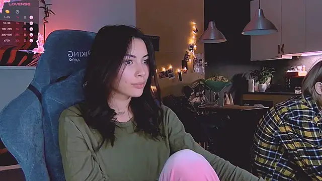 Snapshot of KatiKate chatting on 10/30/25, 07:03 KatiKate online show from 10/30/25, 07:03