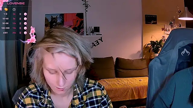 Snapshot of KatiKate chatting on 11/12/25, 03:23 KatiKate online show from 11/12/25, 03:23