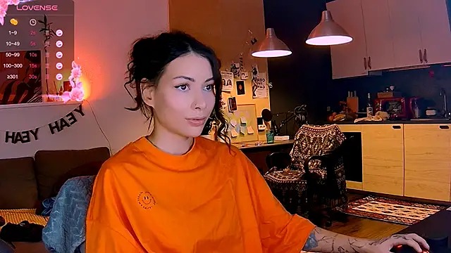 Snapshot of KatiKate chatting on 11/14/25, 04:06 KatiKate online show from 11/14/25, 04:06