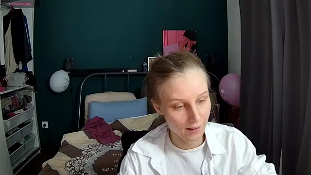 KatiKate online show from 05/04/26, 03:19