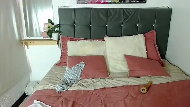 ShyVibes  online show from 03/06/25, 07:21