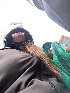 Snapshot of girl_anni chatting on 02/03/25, 03:06 girl anni online show from 02/03/25, 03:06