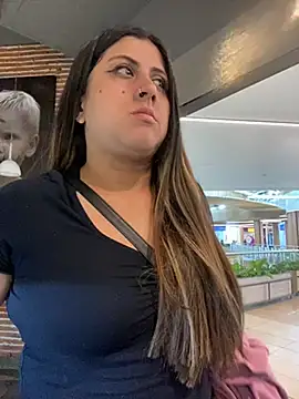 Snapshot of girl_anni chatting on 02/06/25, 10:00 girl anni online show from 02/06/25, 10:00