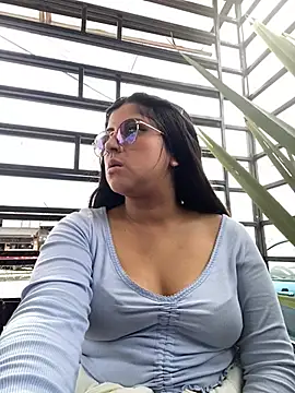 Snapshot of girl_anni chatting on 02/07/25, 06:34 girl anni online show from 02/07/25, 06:34