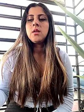 Snapshot of girl_anni chatting on 02/07/25, 09:37 girl anni online show from 02/07/25, 09:37