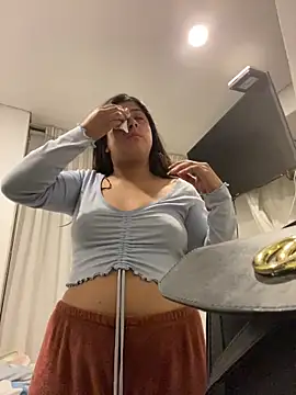 Snapshot of girl_anni chatting on 02/08/25, 08:42 girl anni online show from 02/08/25, 08:42