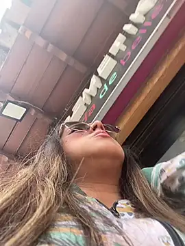 Snapshot of girl_anni chatting on 02/08/25, 03:10 girl anni online show from 02/08/25, 03:10