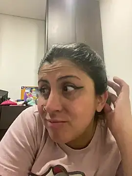 Snapshot of girl_anni chatting on 02/10/25, 04:52 girl anni online show from 02/10/25, 04:52