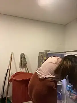 Snapshot of girl_anni chatting on 02/11/25, 03:40 girl anni online show from 02/11/25, 03:40