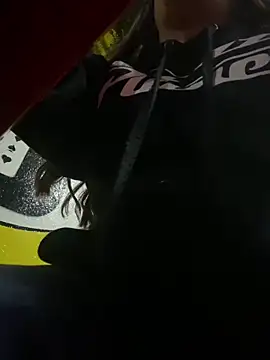 Snapshot of girl_anni chatting on 02/14/25, 01:13 girl anni online show from 02/14/25, 01:13