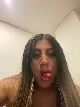 Snapshot of girl_anni chatting on 02/14/25, 04:15 girl anni online show from 02/14/25, 04:15