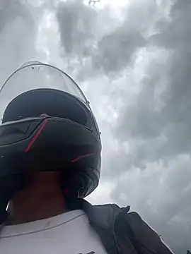 Snapshot of girl_anni chatting on 02/14/25, 05:03 girl anni online show from 02/14/25, 05:03