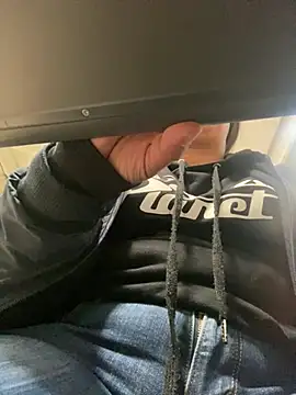 Snapshot of girl_anni chatting on 02/15/25, 02:04 girl anni online show from 02/15/25, 02:04