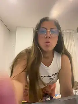 Snapshot of girl_anni chatting on 02/15/25, 11:25 girl anni online show from 02/15/25, 11:25