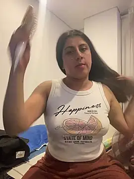 Snapshot of girl_anni chatting on 02/17/25, 02:53 girl anni online show from 02/17/25, 02:53