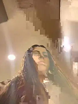 Snapshot of girl_anni chatting on 02/17/25, 10:14 girl anni online show from 02/17/25, 10:14