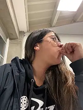 Snapshot of girl_anni chatting on 02/18/25, 11:41 girl anni online show from 02/18/25, 11:41