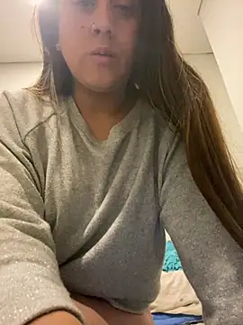 Snapshot of girl_anni chatting on 02/19/25, 06:33 girl anni online show from 02/19/25, 06:33