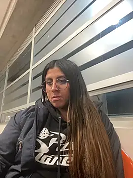 Snapshot of girl_anni chatting on 02/20/25, 12:30 girl anni online show from 02/20/25, 12:30