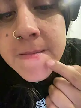 Snapshot of girl_anni chatting on 02/20/25, 03:34 girl anni online show from 02/20/25, 03:34