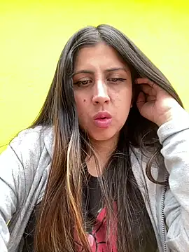 Snapshot of girl_anni chatting on 02/21/25, 04:59 girl anni online show from 02/21/25, 04:59