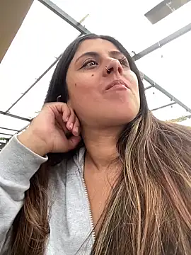 Snapshot of girl_anni chatting on 02/21/25, 08:05 girl anni online show from 02/21/25, 08:05