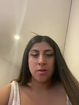 Snapshot of girl_anni chatting on 02/25/25, 08:09 girl anni online show from 02/25/25, 08:09