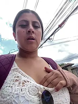 Snapshot of girl_anni chatting on 02/26/25, 04:03 girl anni online show from 02/26/25, 04:03