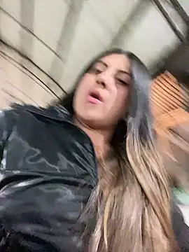 Snapshot of girl_anni chatting on 02/28/25, 11:45 girl anni online show from 02/28/25, 11:45