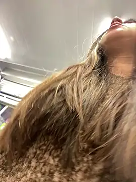 Snapshot of girl_anni chatting on 03/01/25, 11:26 girl anni online show from 03/01/25, 11:26