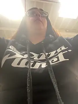 Snapshot of girl_anni chatting on 03/04/25, 02:17 girl anni online show from 03/04/25, 02:17