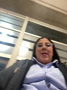 Snapshot of girl_anni chatting on 03/14/25, 02:31 girl anni online show from 03/14/25, 02:31