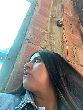 Snapshot of girl_anni chatting on 03/15/25, 09:27 girl anni online show from 03/15/25, 09:27