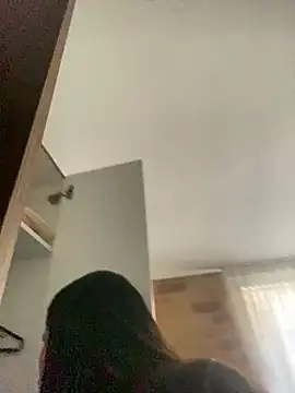 Snapshot of girl_anni chatting on 03/18/25, 07:10 girl anni online show from 03/18/25, 07:10