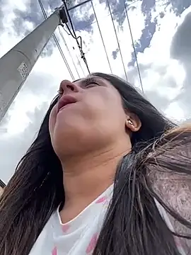 Snapshot of girl_anni chatting on 03/21/25, 07:57 girl anni online show from 03/21/25, 07:57