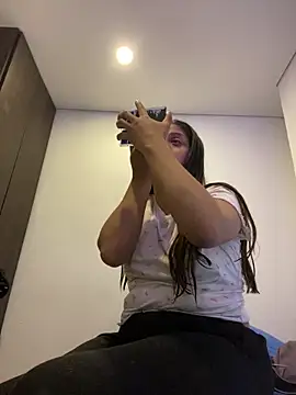 Snapshot of girl_anni chatting on 03/22/25, 10:15 girl anni online show from 03/22/25, 10:15