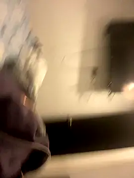 Snapshot of girl_anni chatting on 09/21/25, 12:34 girl anni online show from 09/21/25, 12:34