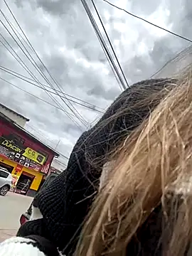 Snapshot of girl_anni chatting on 09/27/25, 05:29 girl anni online show from 09/27/25, 05:29