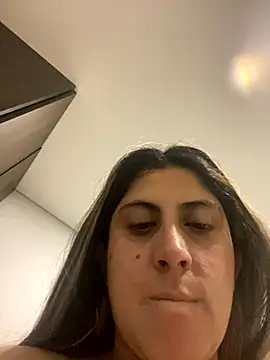 Snapshot of girl_anni chatting on 09/29/25, 10:20 girl anni online show from 09/29/25, 10:20