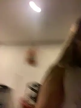 Snapshot of girl_anni chatting on 10/02/25, 01:01 girl anni online show from 10/02/25, 01:01