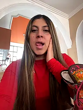 Snapshot of girl_anni chatting on 10/05/25, 06:06 girl anni online show from 10/05/25, 06:06