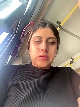 Snapshot of girl_anni chatting on 10/26/25, 06:58 girl anni online show from 10/26/25, 06:58